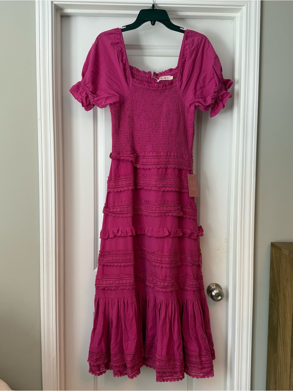 Ivy City Co Fuchsia Puff-Sleeve Tiered Midi Dress